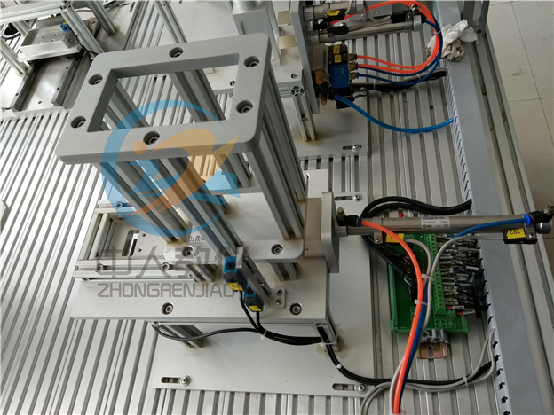 工業機器人與智能視覺系統應用實訓裝置,機器人實訓臺，小工料單元